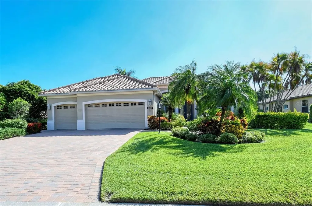 6923 Treymore Court Sarasota FL 34243
