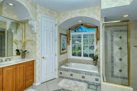 6923 Treymore Court Sarasota FL 34243
