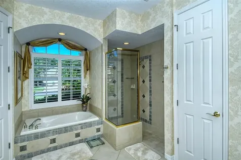 6923 Treymore Court Sarasota FL 34243