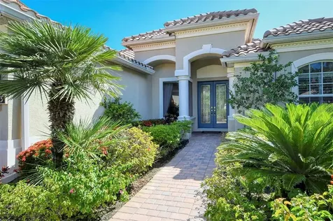 6923 Treymore Court Sarasota FL 34243