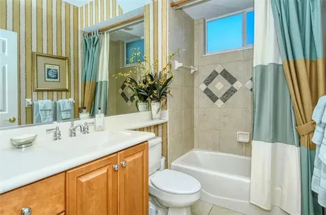 6923 Treymore Court Sarasota FL 34243