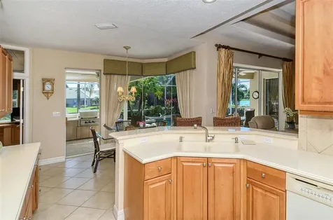 6923 Treymore Court Sarasota FL 34243