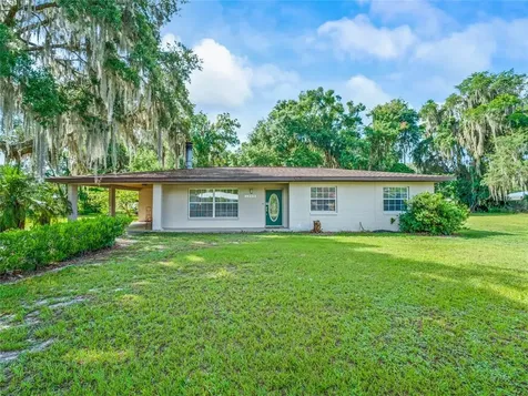 1249 Cr 443 Lake Panasoffkee FL 33538