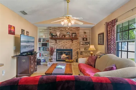 1042 Mccormick Drive Deltona FL 32725