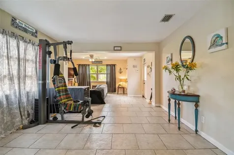 9621 52nd Way N Pinellas Park FL 33782