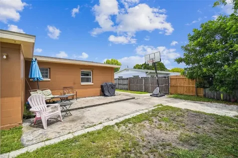 9621 52nd Way N Pinellas Park FL 33782