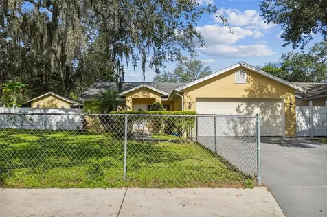 2422 Woody Trace Lane Tampa FL 33612