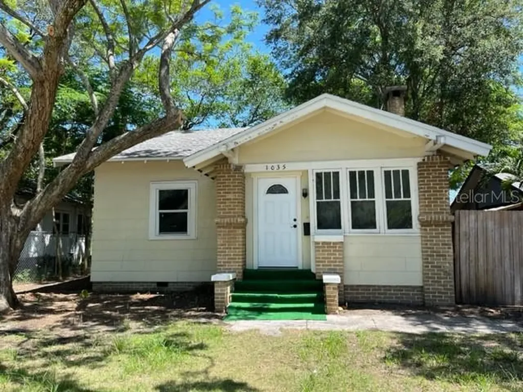 1035 22nd Avenue N St Petersburg FL 33704