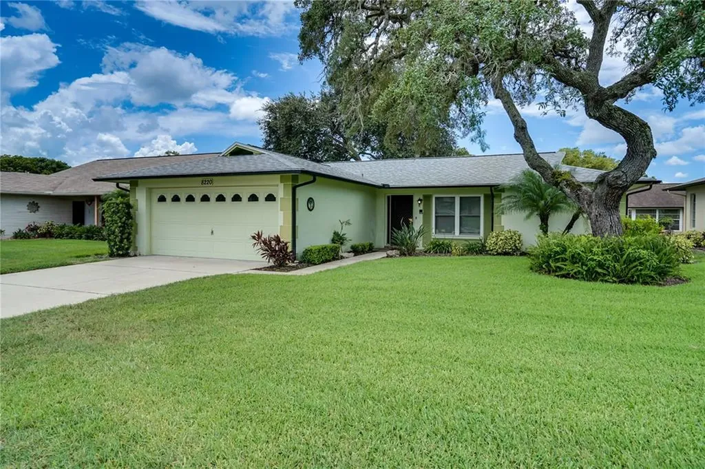 8220 Lora Del Rio Drive Port Richey FL 34668