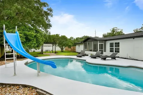 13925 Lake Magdalene Boulevard Tampa FL 33618