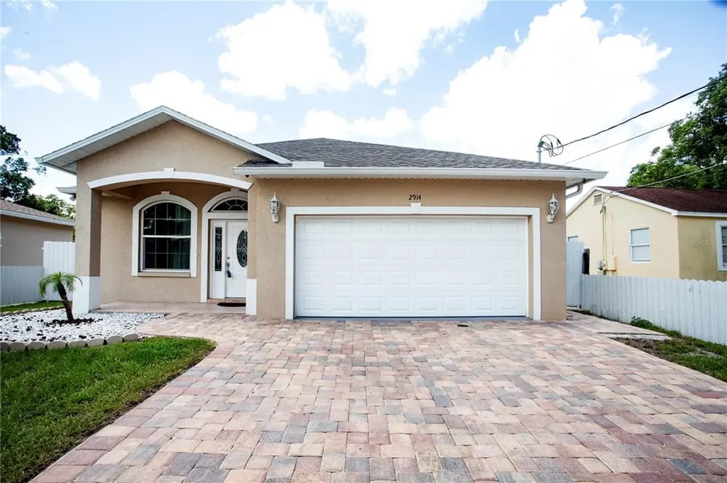 2914 W Crest Avenue Tampa FL 33614