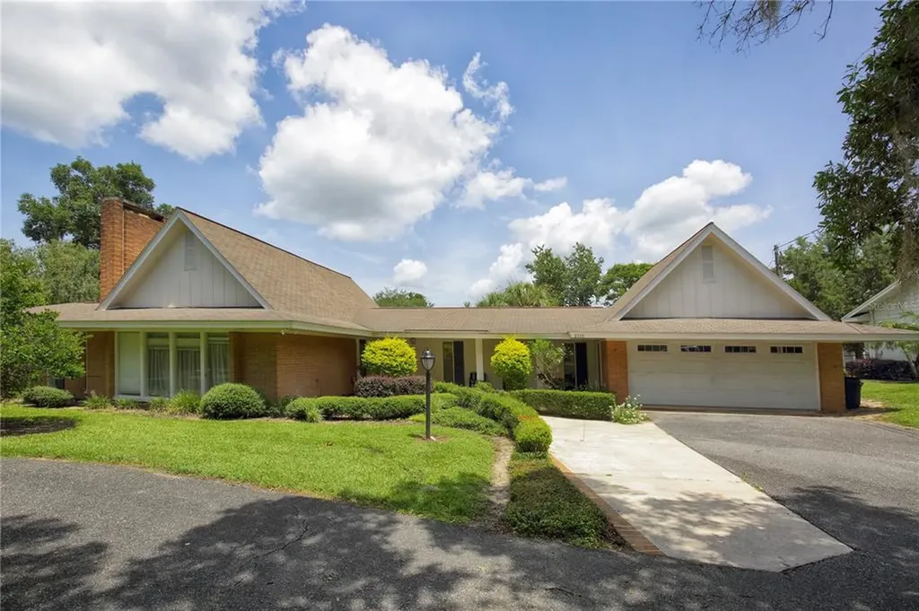 2115 Country Club Drive Eustis FL 32726