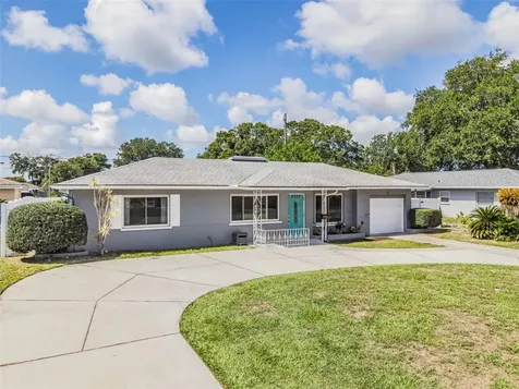 4220 Yardley Avenue N St Petersburg FL 33713
