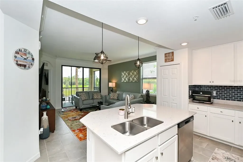 18028 Gawthrop Lakewood Ranch FL 34211