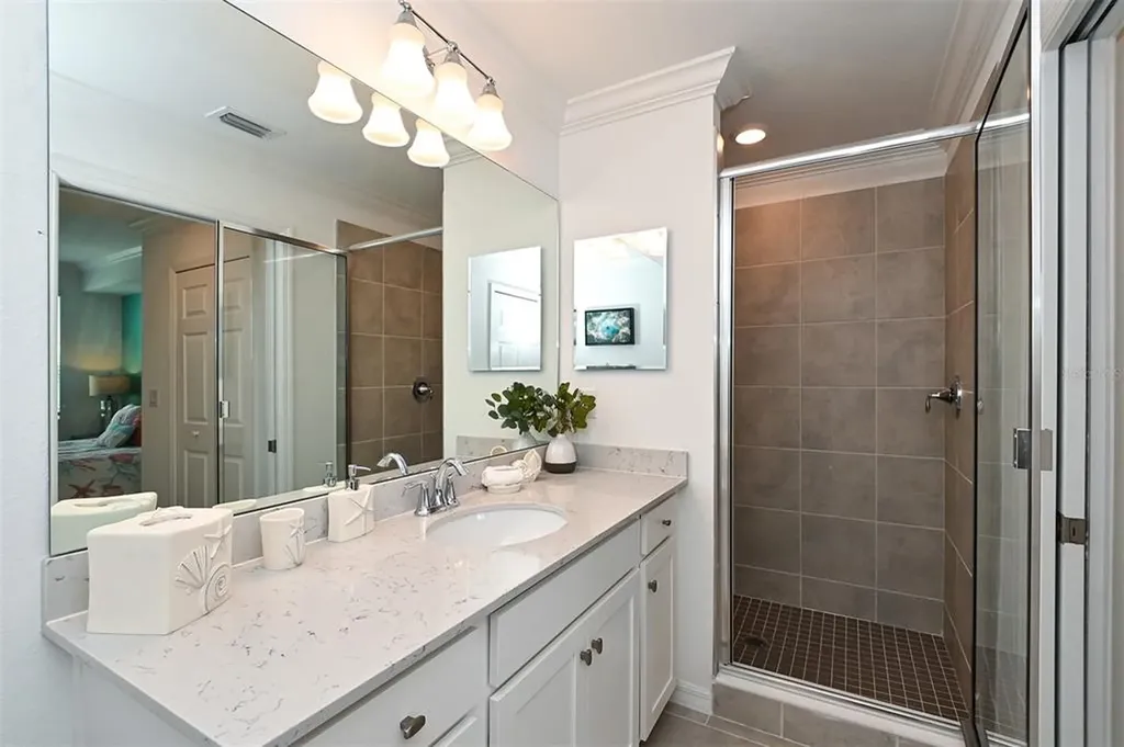 18028 Gawthrop Lakewood Ranch FL 34211
