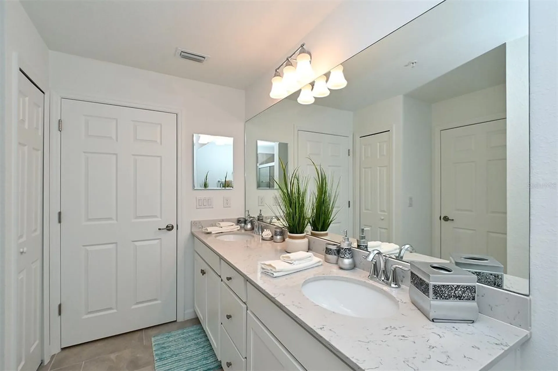 18028 Gawthrop Lakewood Ranch FL 34211