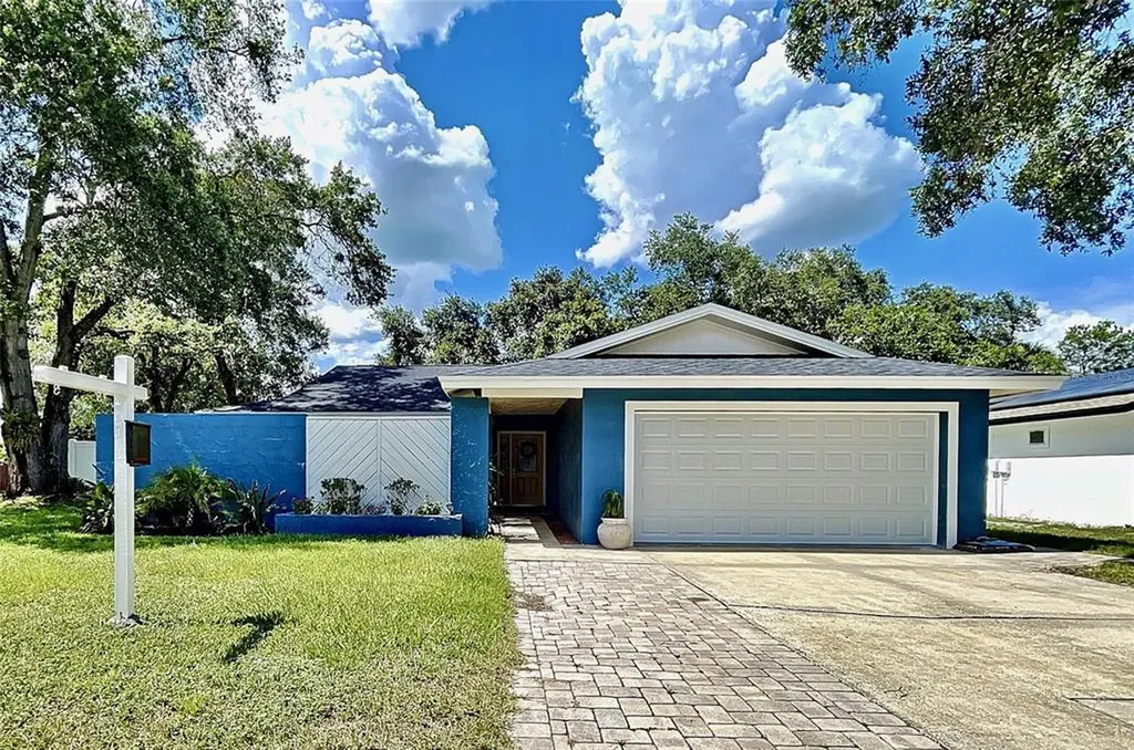 707 Regency Court Tampa FL 33613