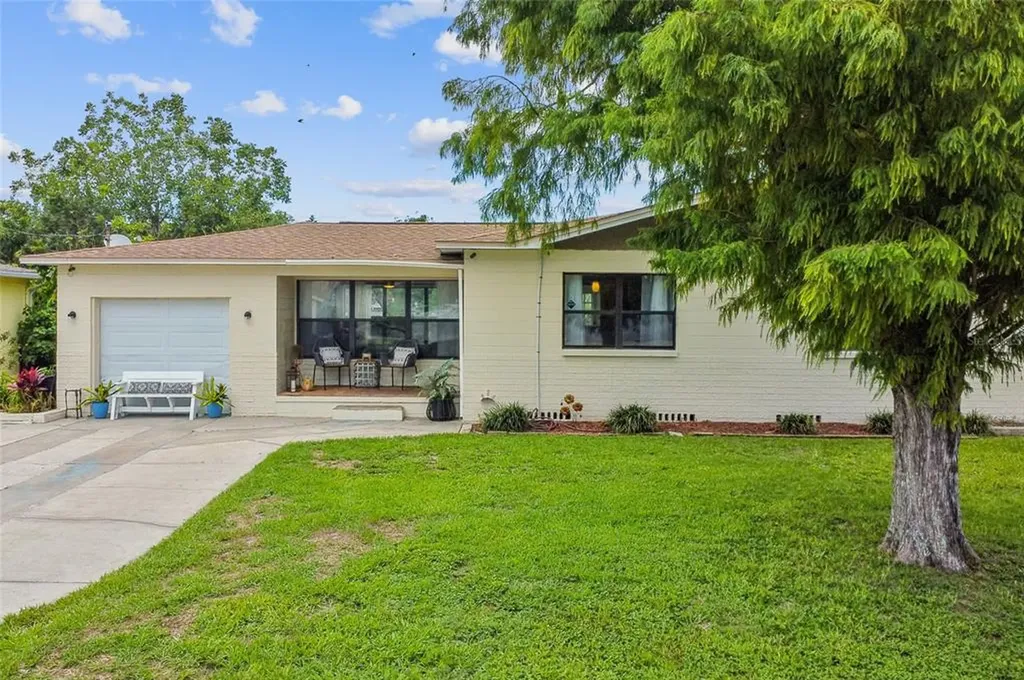 905 S Betty Lane Clearwater FL 33756