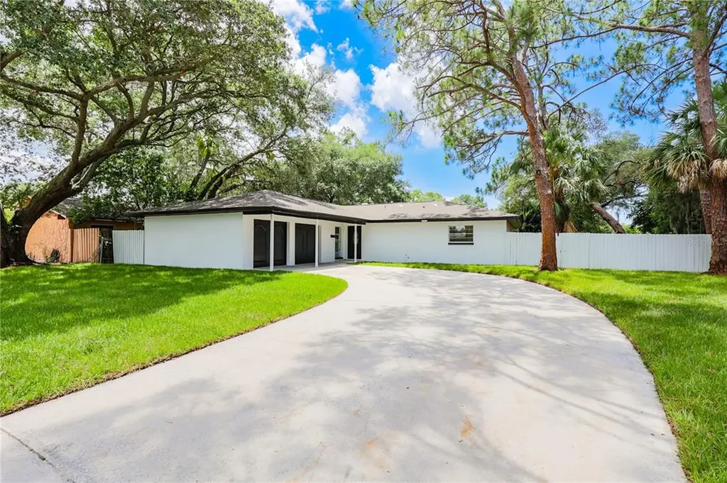 8326 W Pocahontas Avenue Tampa FL 33615