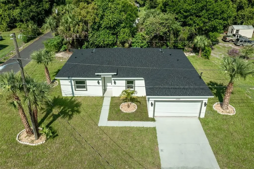 1030 S Adelle Avenue Deland FL 32720
