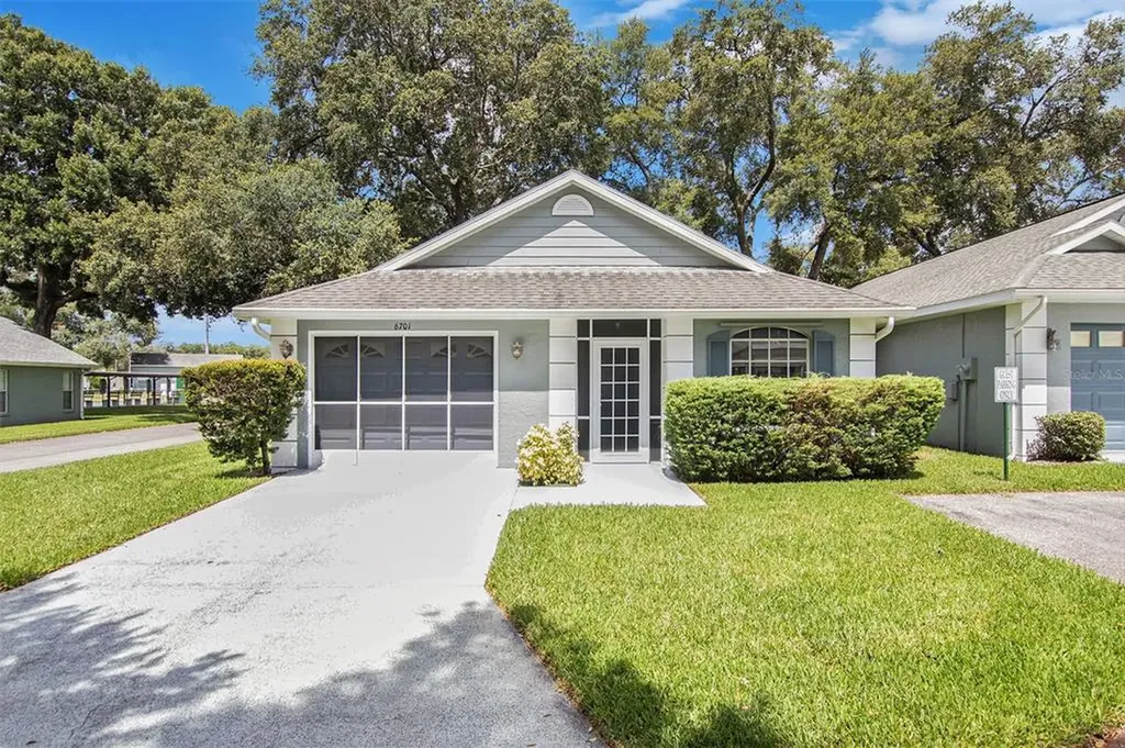 6701 Basswood Circle Zephyrhills FL 33542