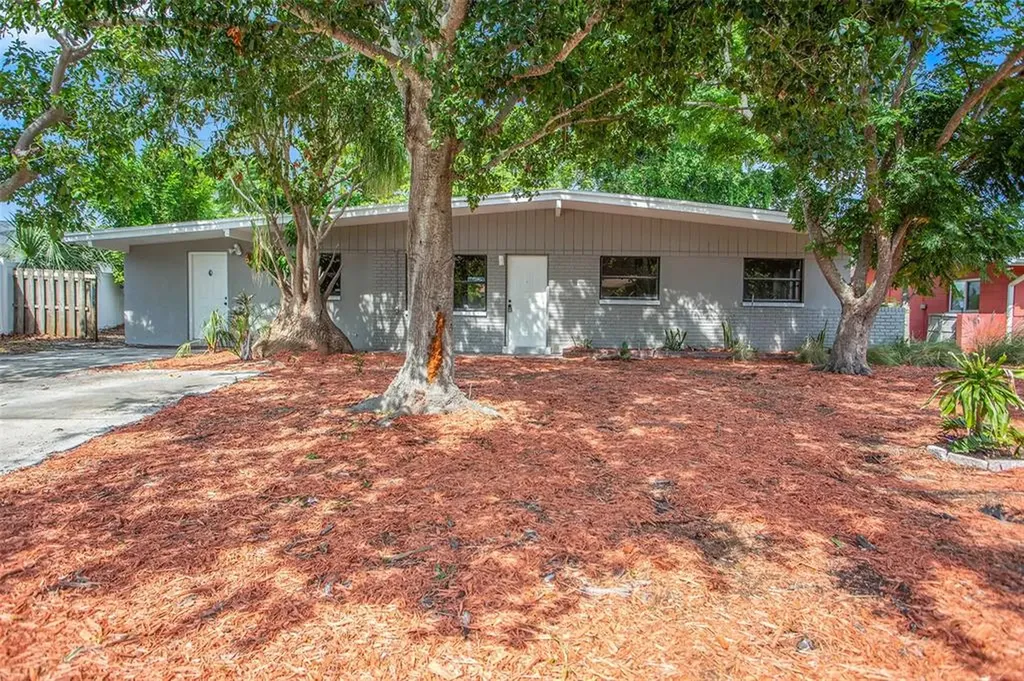 3700 Beach Drive SE St Petersburg FL 33705