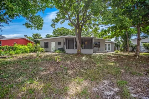 3700 Beach Drive SE St Petersburg FL 33705