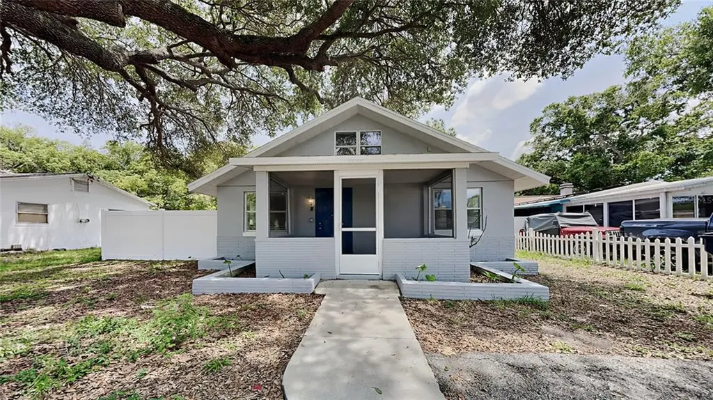 3856 42nd Avenue N St Petersburg FL 33714