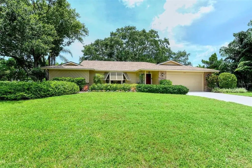 4818 Huntleigh Drive Sarasota FL 34233