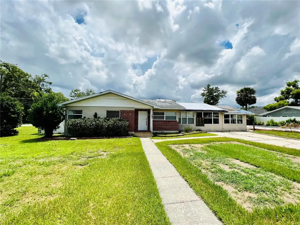 1131 N Alabama Avenue Deland FL 32724
