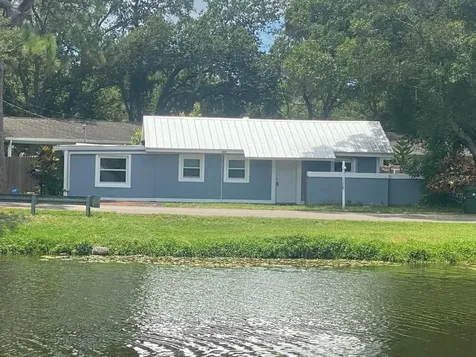 809 7th Street NW Largo FL 33770