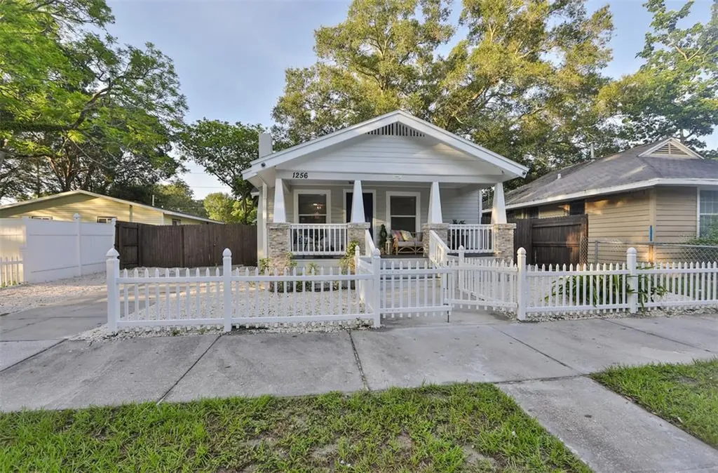 1256 12th Avenue S St Petersburg FL 33705