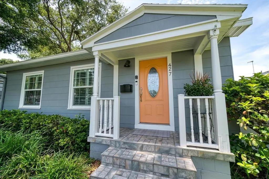 427 28th Avenue N St Petersburg FL 33704