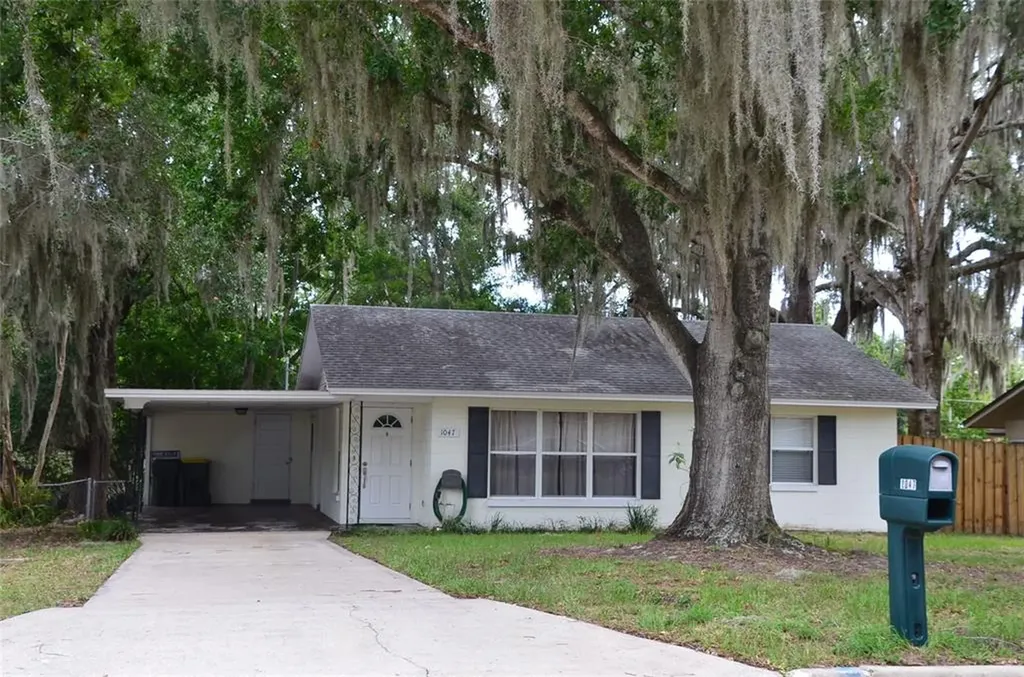 1047 W Magnolia Street Clermont FL 34711