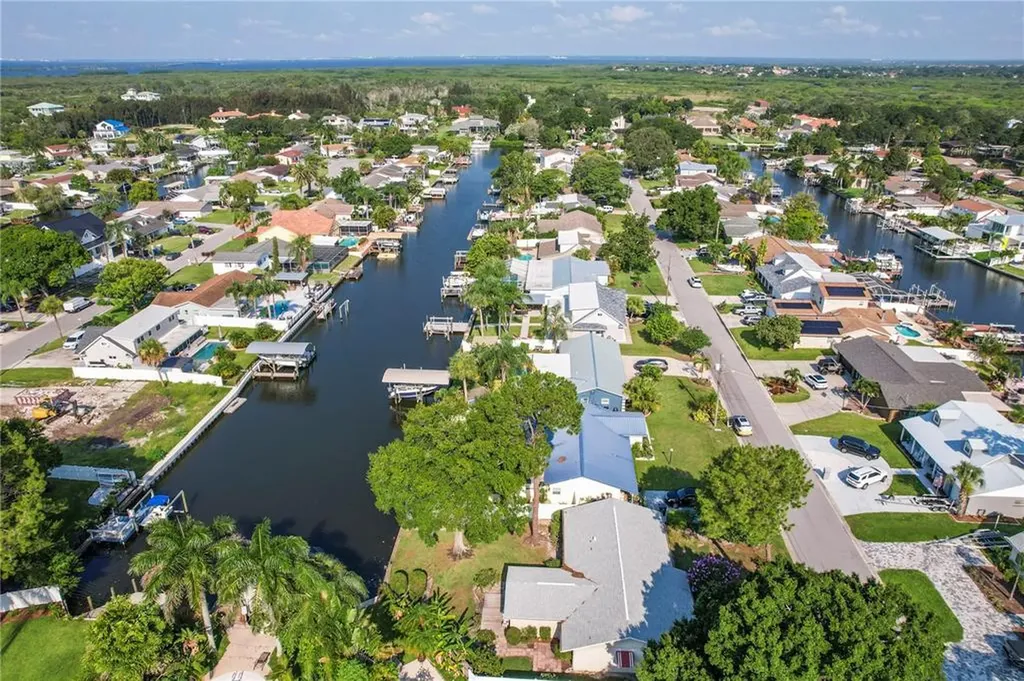 8704 Thornwood Lane Tampa FL 33615