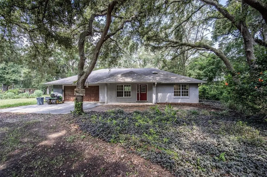 38725 Grays Airport Road Lady Lake FL 32159