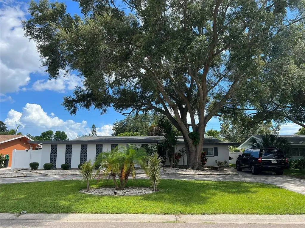 6684 11th Avenue N St Petersburg FL 33710