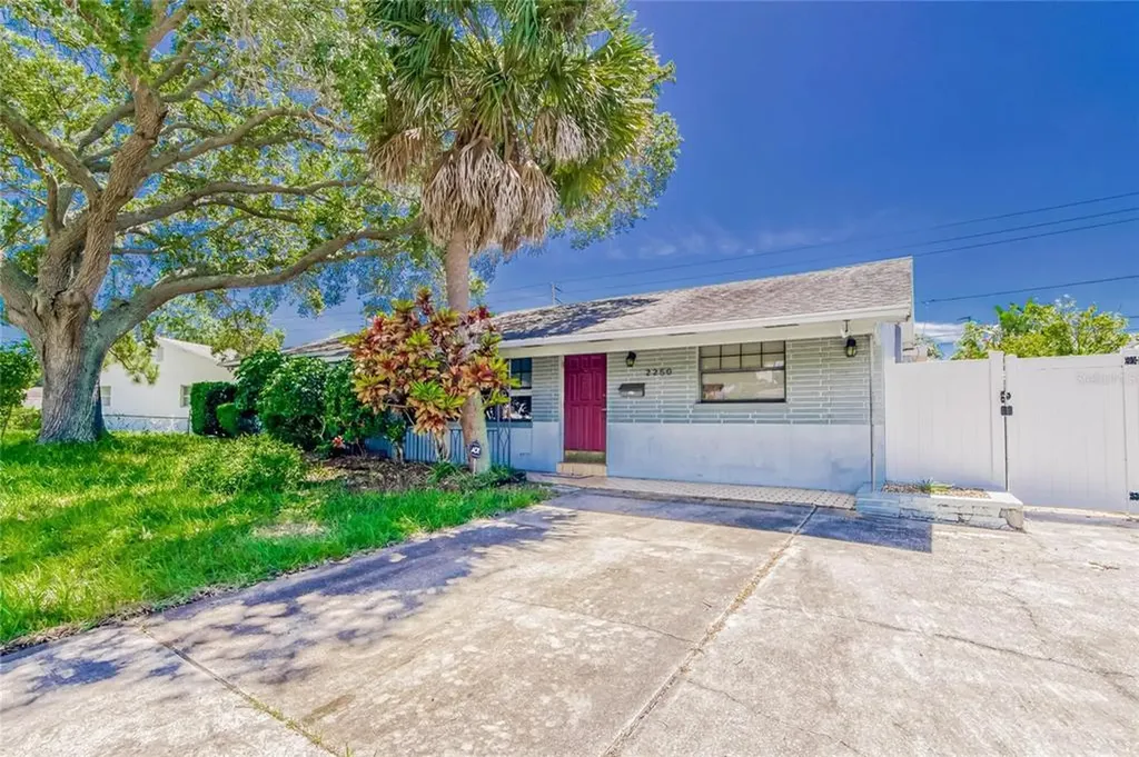 2250 64th Street N St Petersburg FL 33710