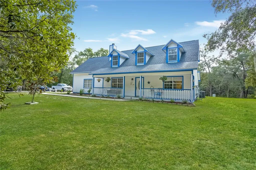 1203 S Blue Lake Avenue Deland FL 32724