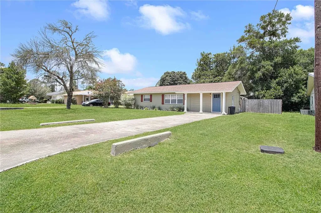 21135 SW Honeysuckle Street Dunnellon FL 34431