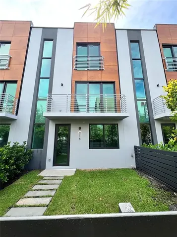 916 NE 4th Street Fort Lauderdale FL 33301