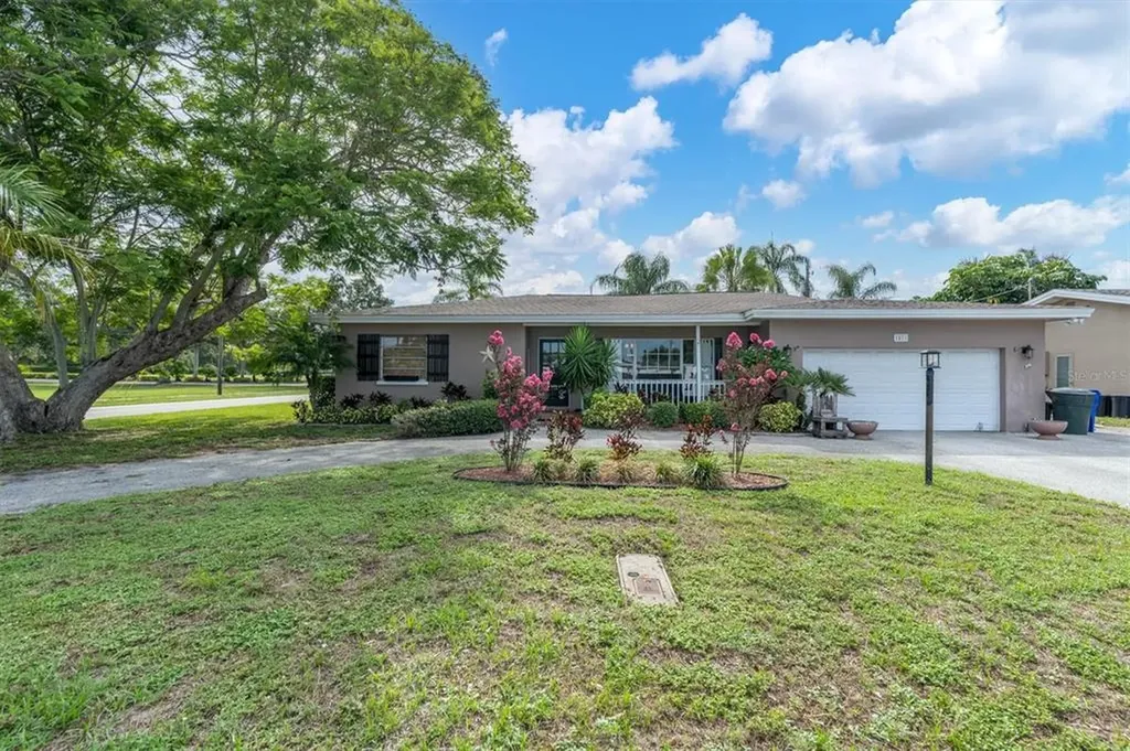 1571 Lakeside Drive Dunedin FL 34698