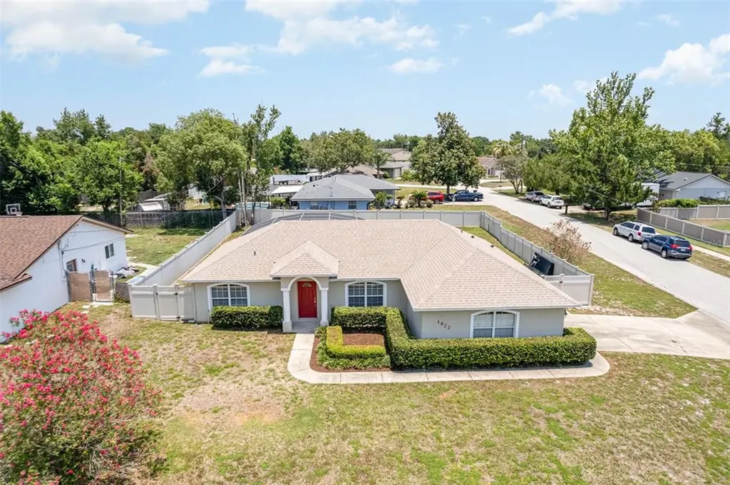 1922 S Palomar Drive Deltona FL 32738