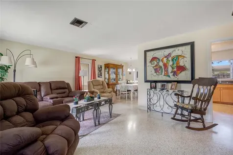 680 N Hartley Circle Deltona FL 32725