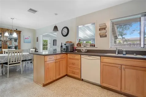 680 N Hartley Circle Deltona FL 32725