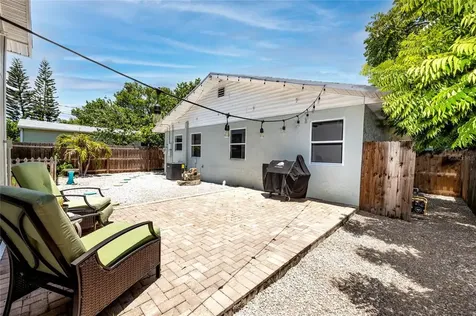 1210 35th Avenue N St Petersburg FL 33704