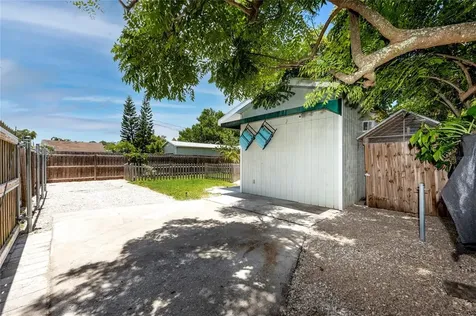 1210 35th Avenue N St Petersburg FL 33704