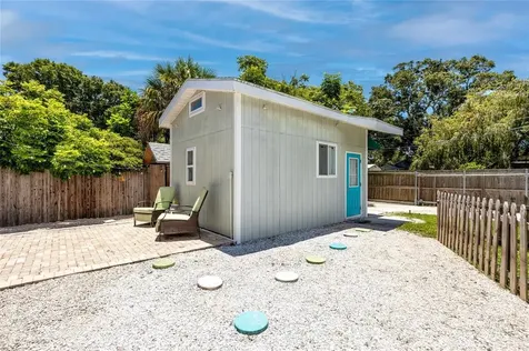 1210 35th Avenue N St Petersburg FL 33704