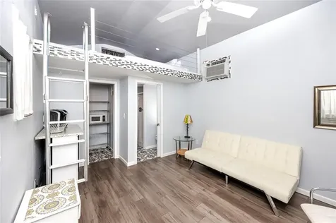 1210 35th Avenue N St Petersburg FL 33704