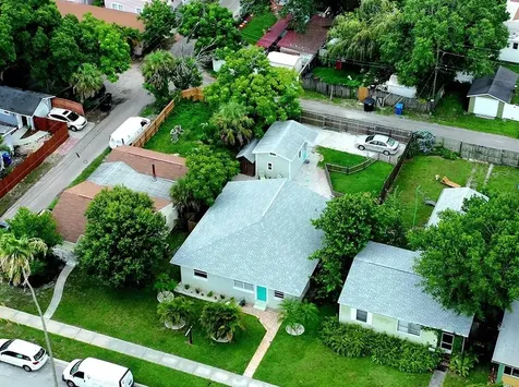 1210 35th Avenue N St Petersburg FL 33704